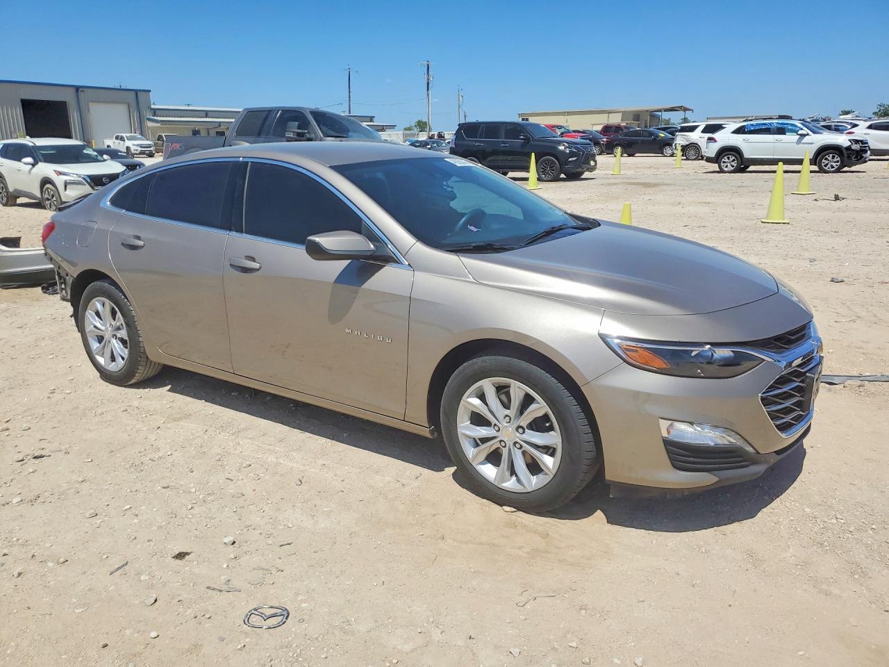 2023 CHEVROLET MALIBU LT photo 4