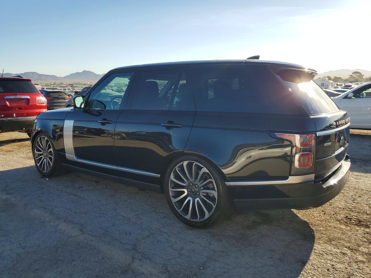 2019 LAND ROVER RANGE ROVER SUPERCHARGED photo 3