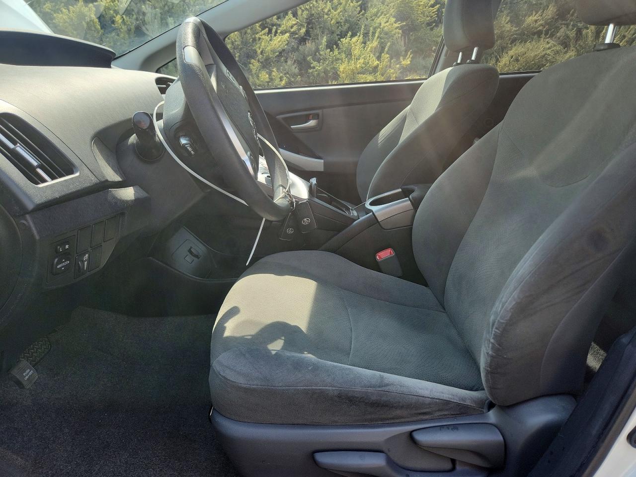 2012 TOYOTA PRIUS TWO photo 7
