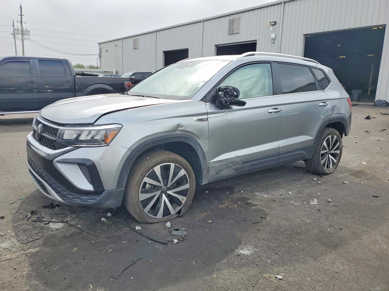 2024 VOLKSWAGEN TAOS