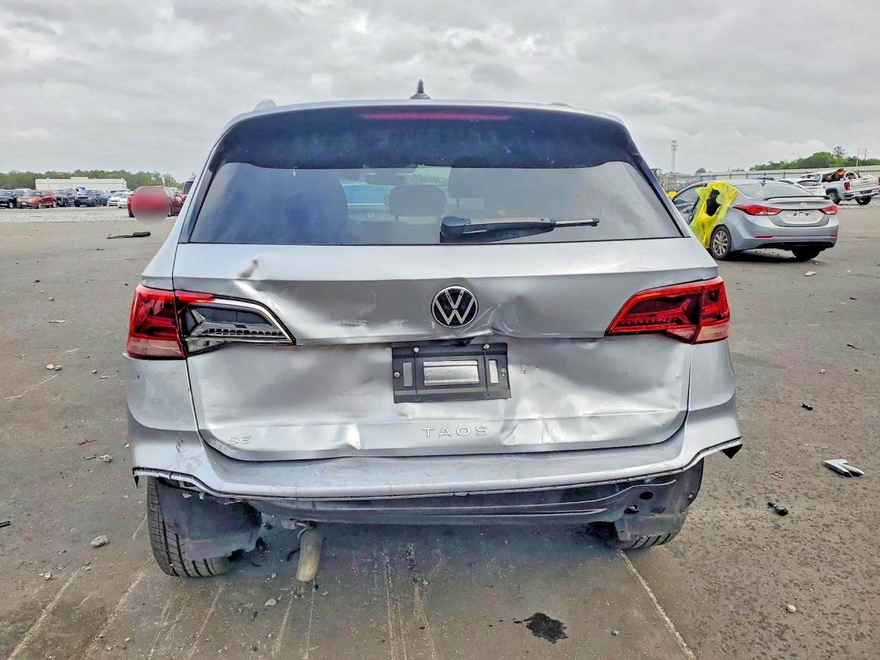 2024 VOLKSWAGEN TAOS SE photo 11