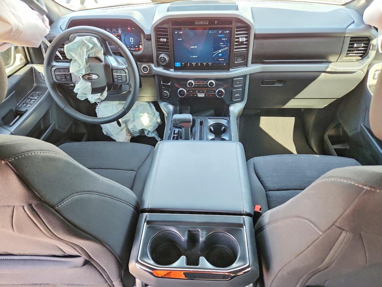 2025 FORD F150 XLT photo 22