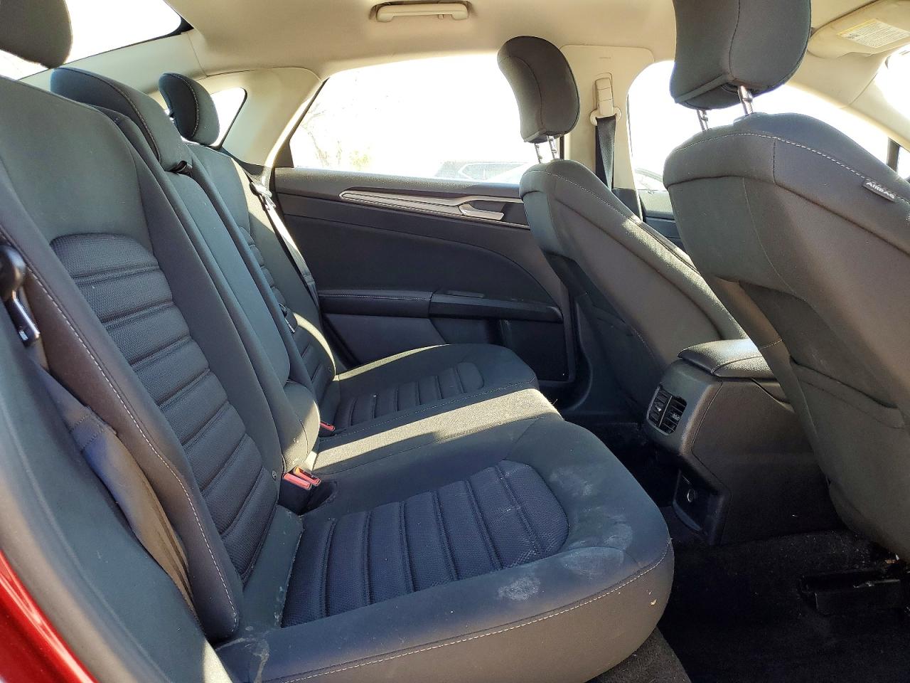 2019 FORD FUSION SE photo 19