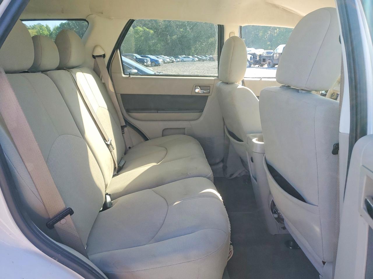 2010 MERCURY MARINER photo 31