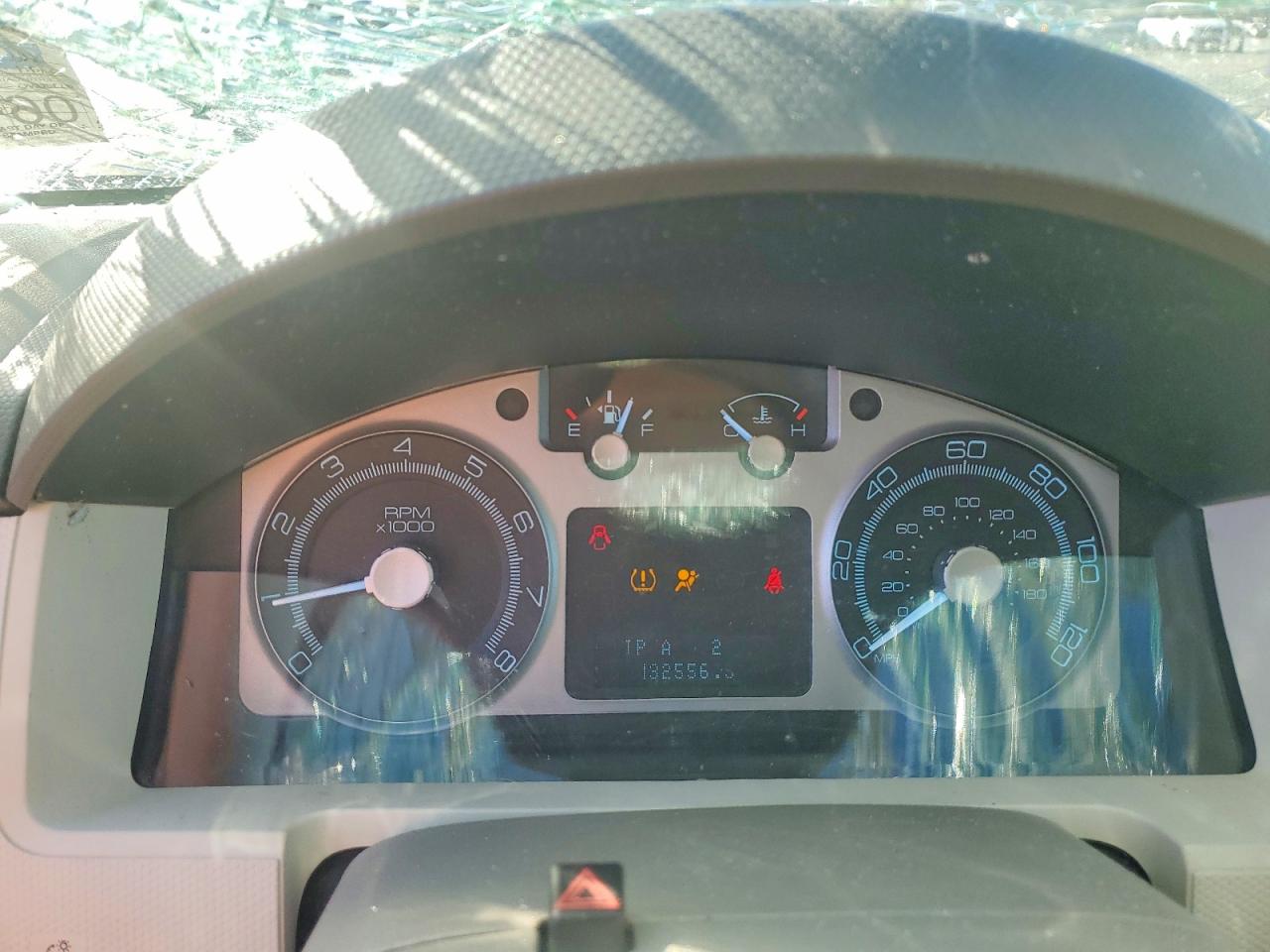 2010 MERCURY MARINER photo 25