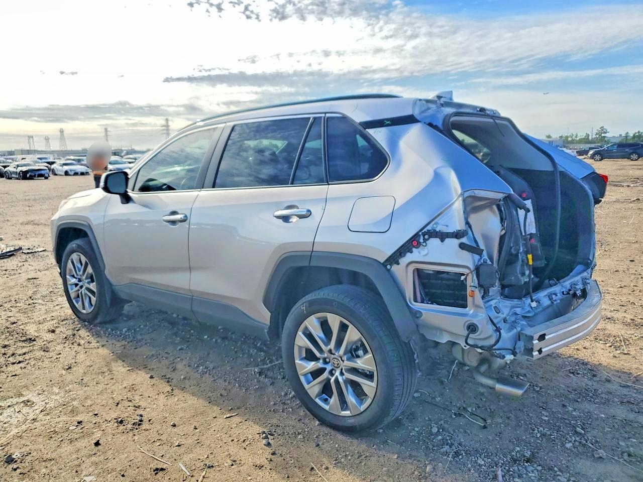 2024 TOYOTA RAV4 LIMITED photo 3