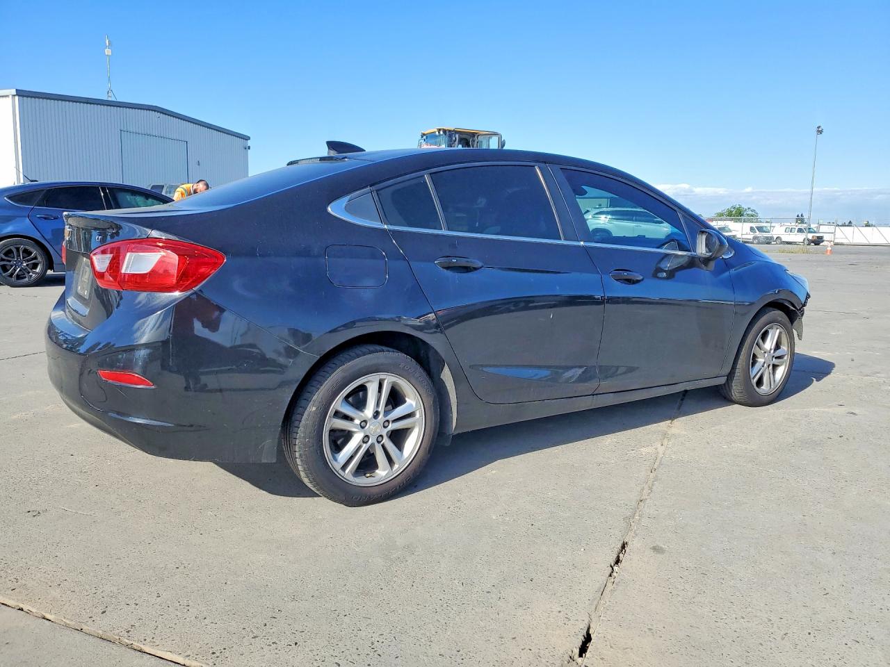 2017 CHEVROLET CRUZE LT photo 5