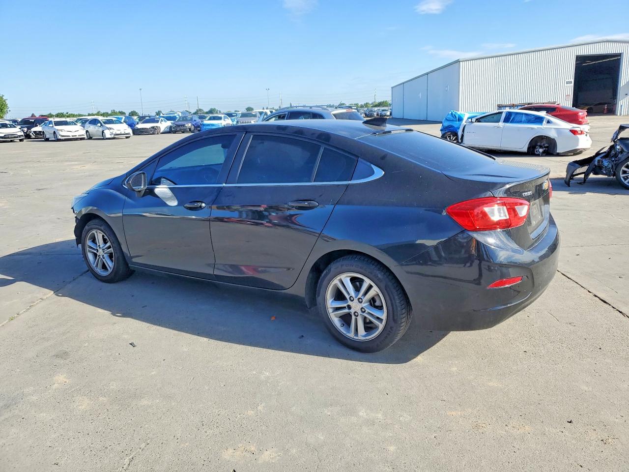 2017 CHEVROLET CRUZE LT photo 3
