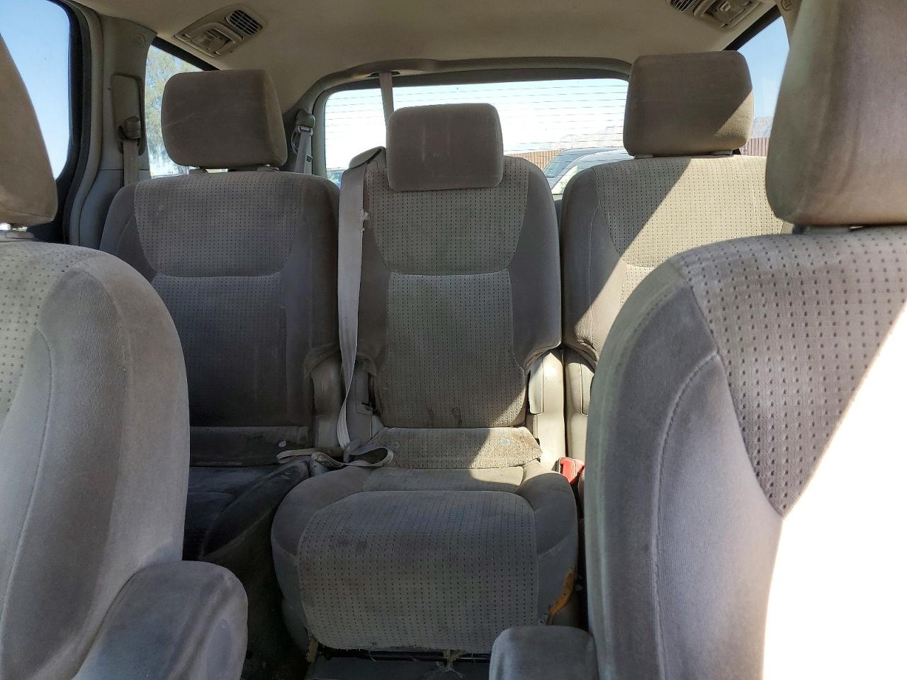 2007 TOYOTA SIENNA LE 8-PASSENGER photo 10