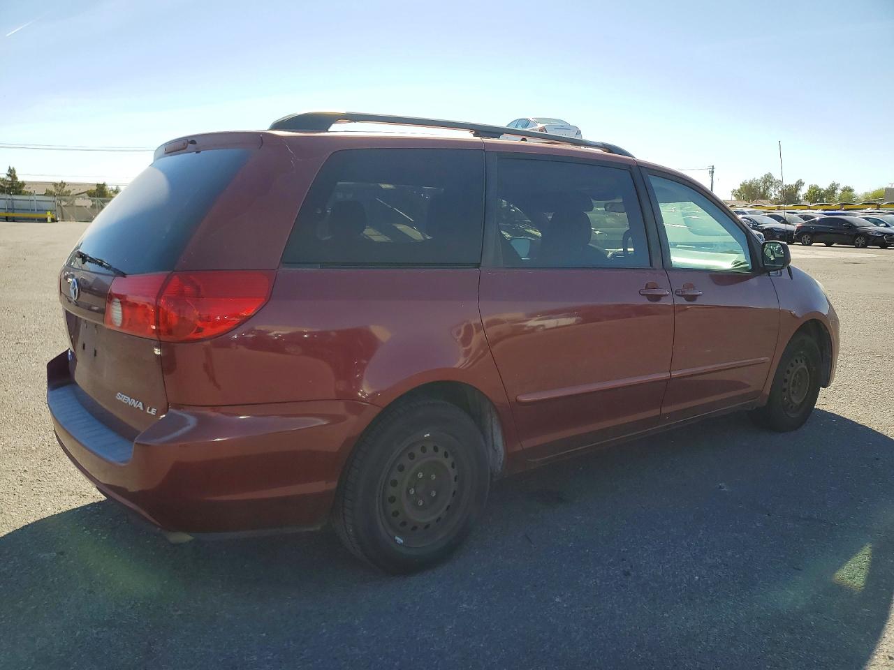 2007 TOYOTA SIENNA LE 8-PASSENGER photo 3
