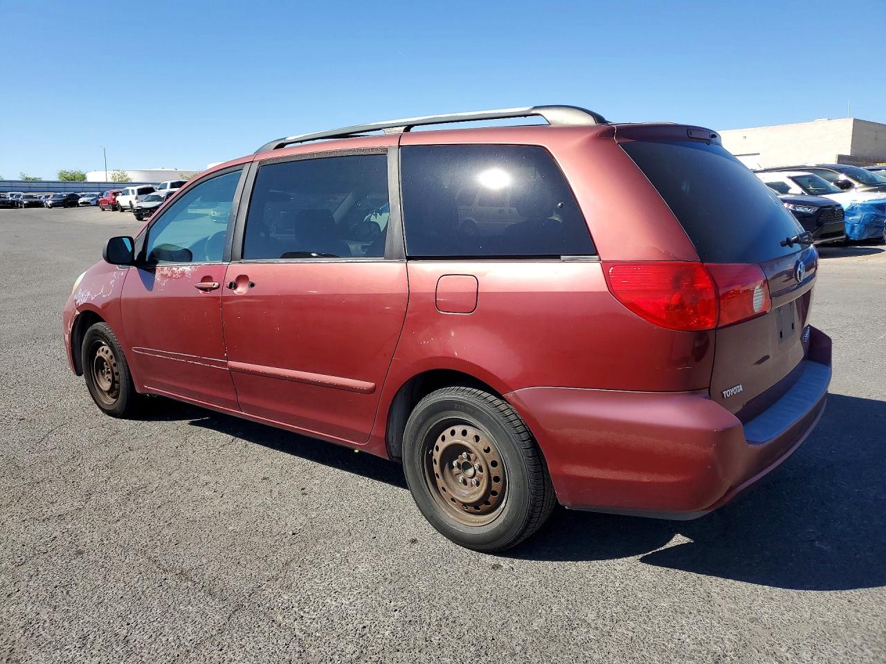 2007 TOYOTA SIENNA LE 8-PASSENGER photo 2