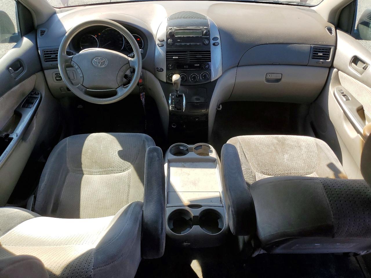 2007 TOYOTA SIENNA LE 8-PASSENGER photo 8