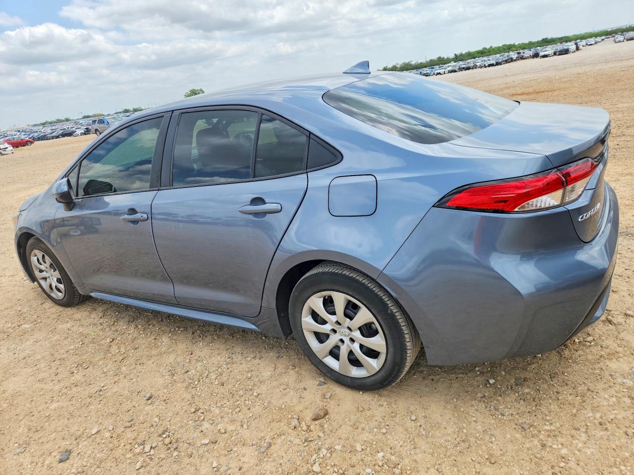 2020 TOYOTA COROLLA LE photo 3
