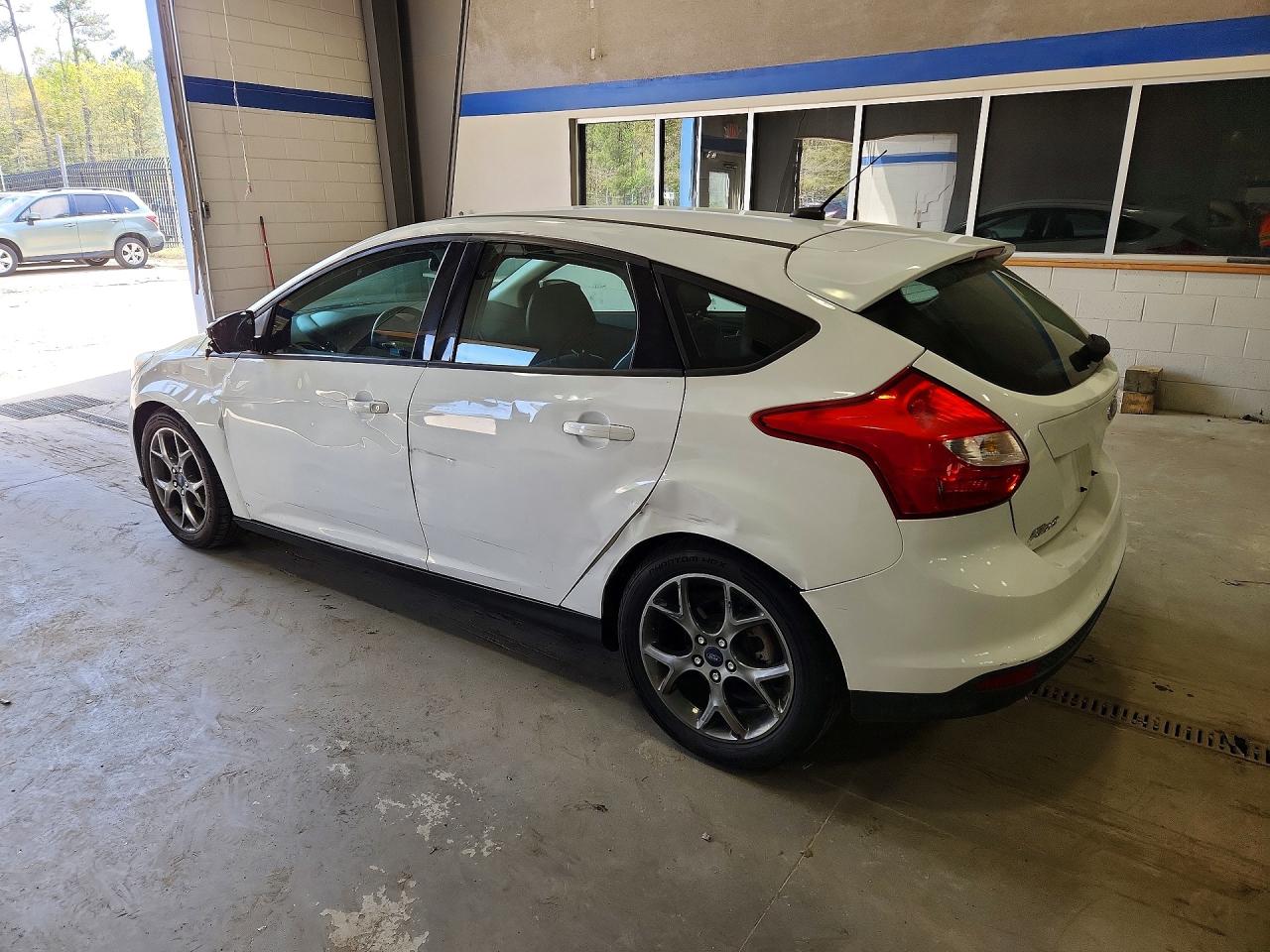 2014 FORD FOCUS SE photo 3
