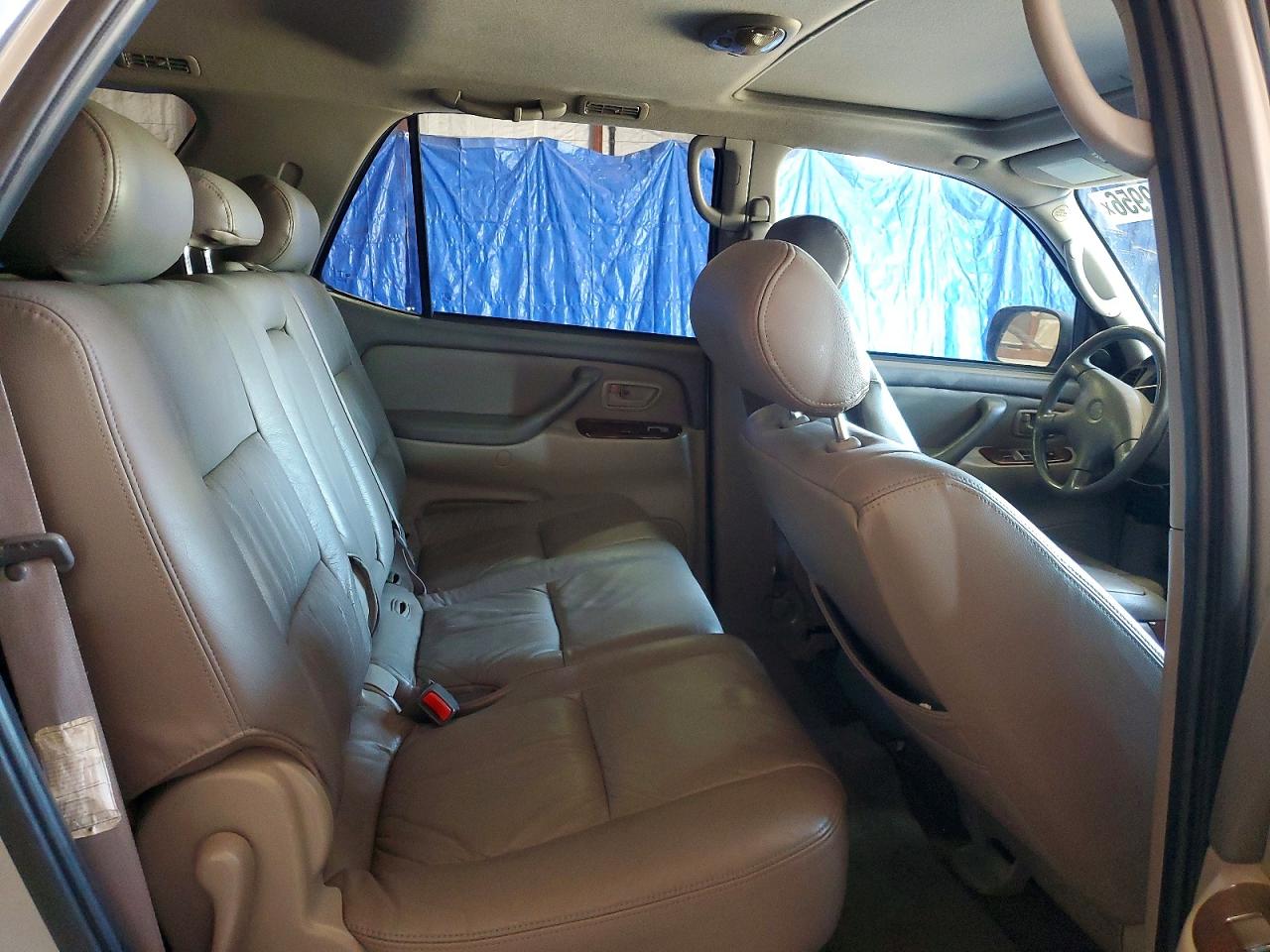 2002 TOYOTA SEQUOIA SR5 photo 31