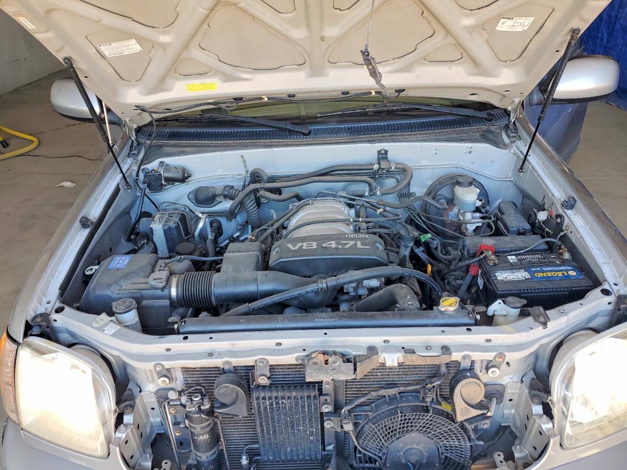 2002 TOYOTA SEQUOIA SR5 photo 34