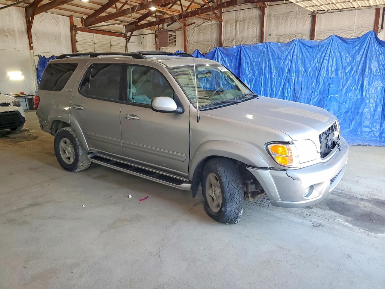 2002 TOYOTA SEQUOIA SR5 photo 10