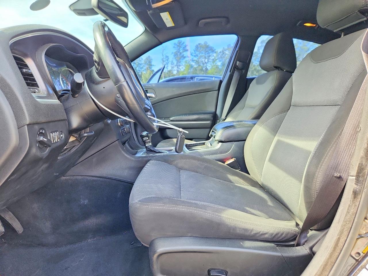 2015 DODGE CHARGER SE photo 13