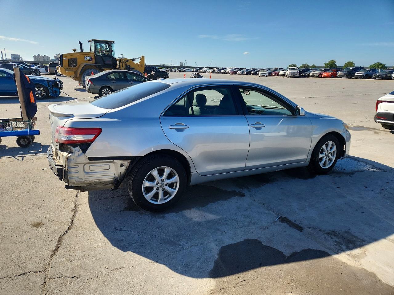 2011 TOYOTA CAMRY LE photo 7