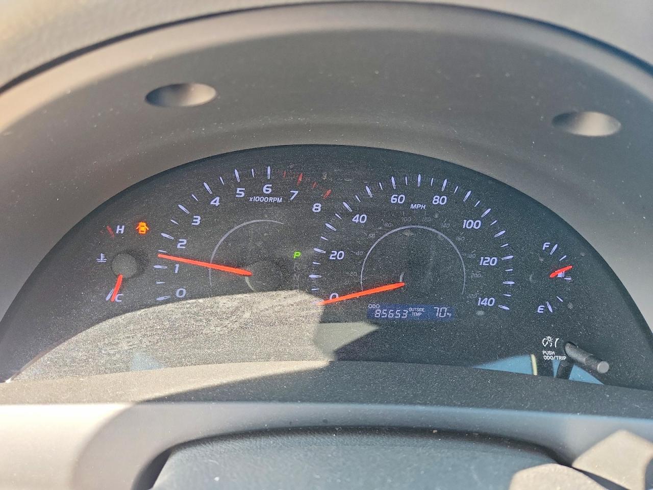 2011 TOYOTA CAMRY LE photo 25