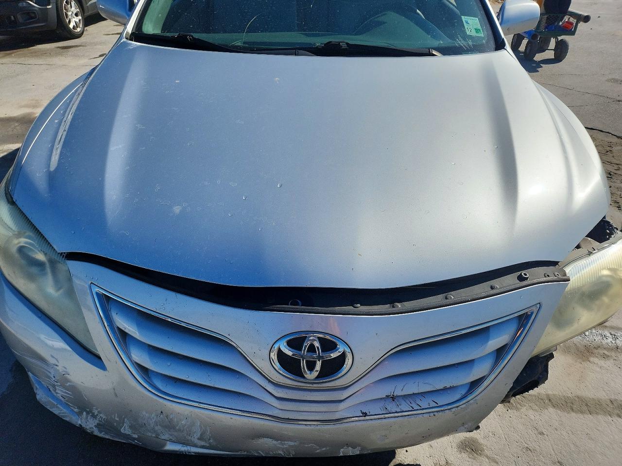 2011 TOYOTA CAMRY LE photo 31