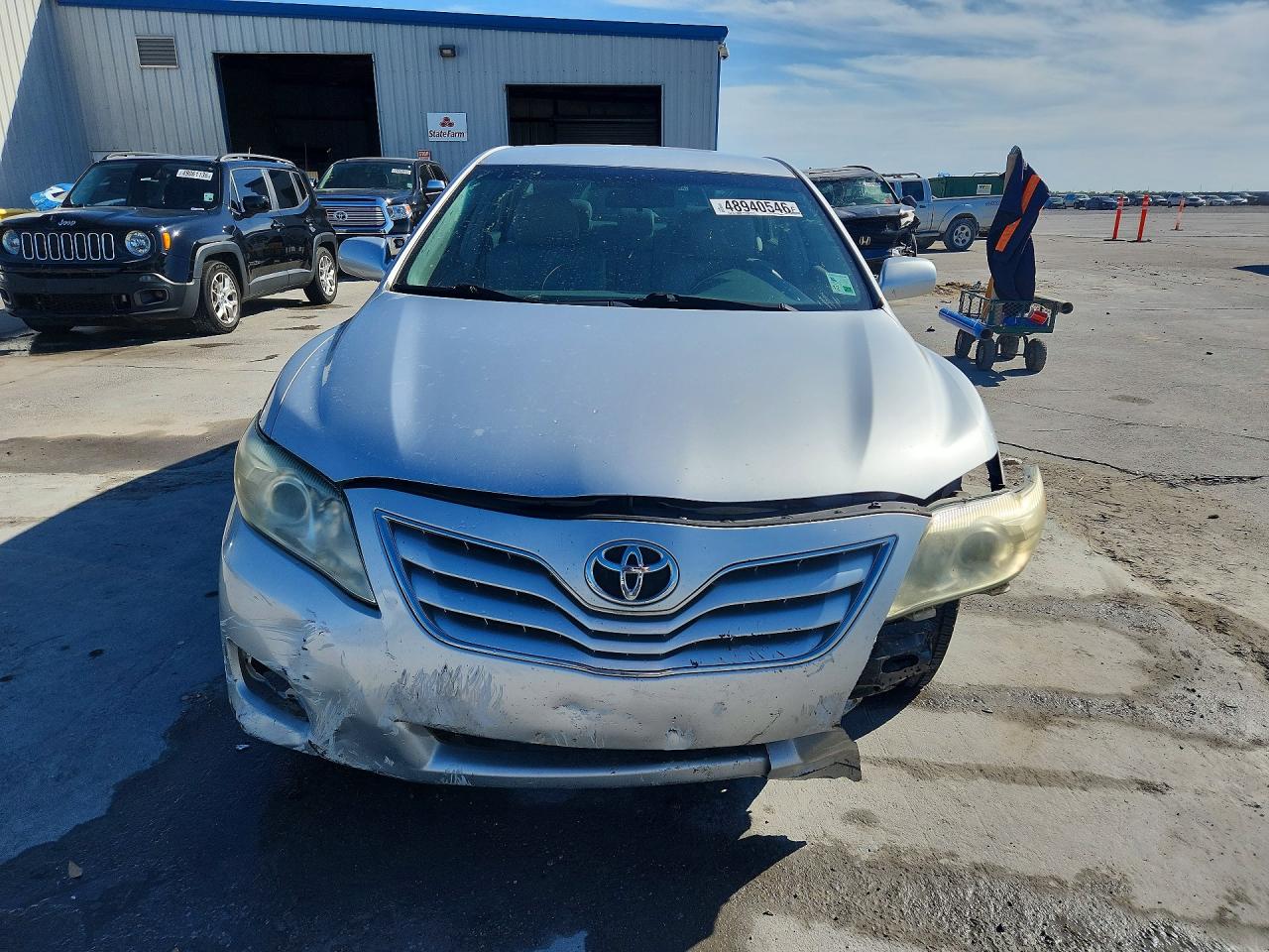 2011 TOYOTA CAMRY LE photo 13