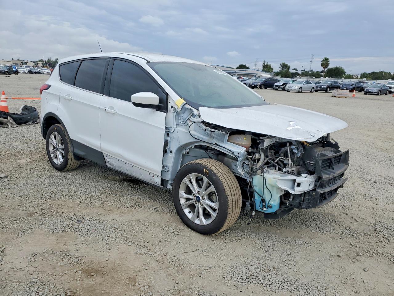 2019 FORD ESCAPE SE photo 4