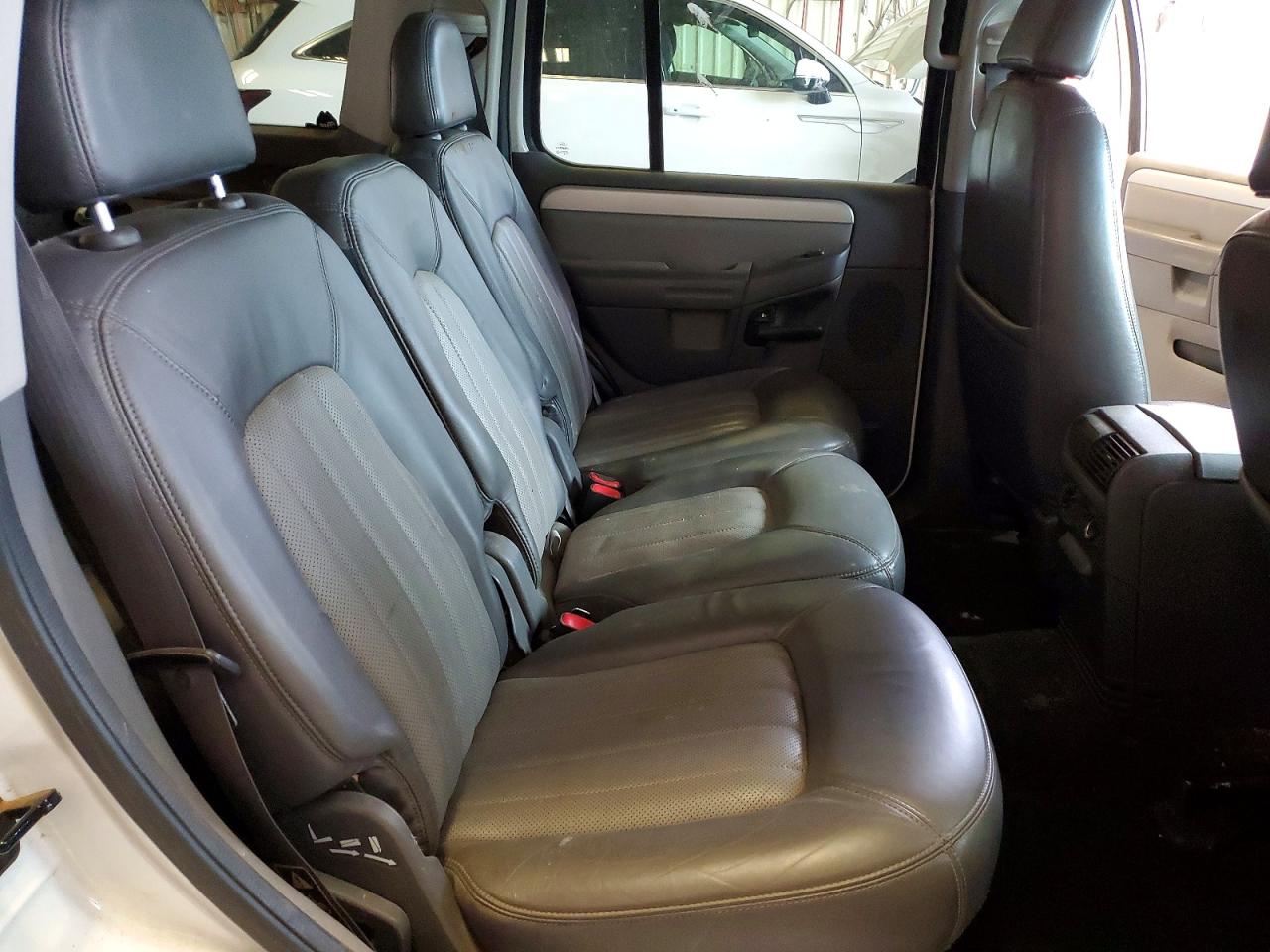 2002 MERCURY MOUNTAINEER photo 21