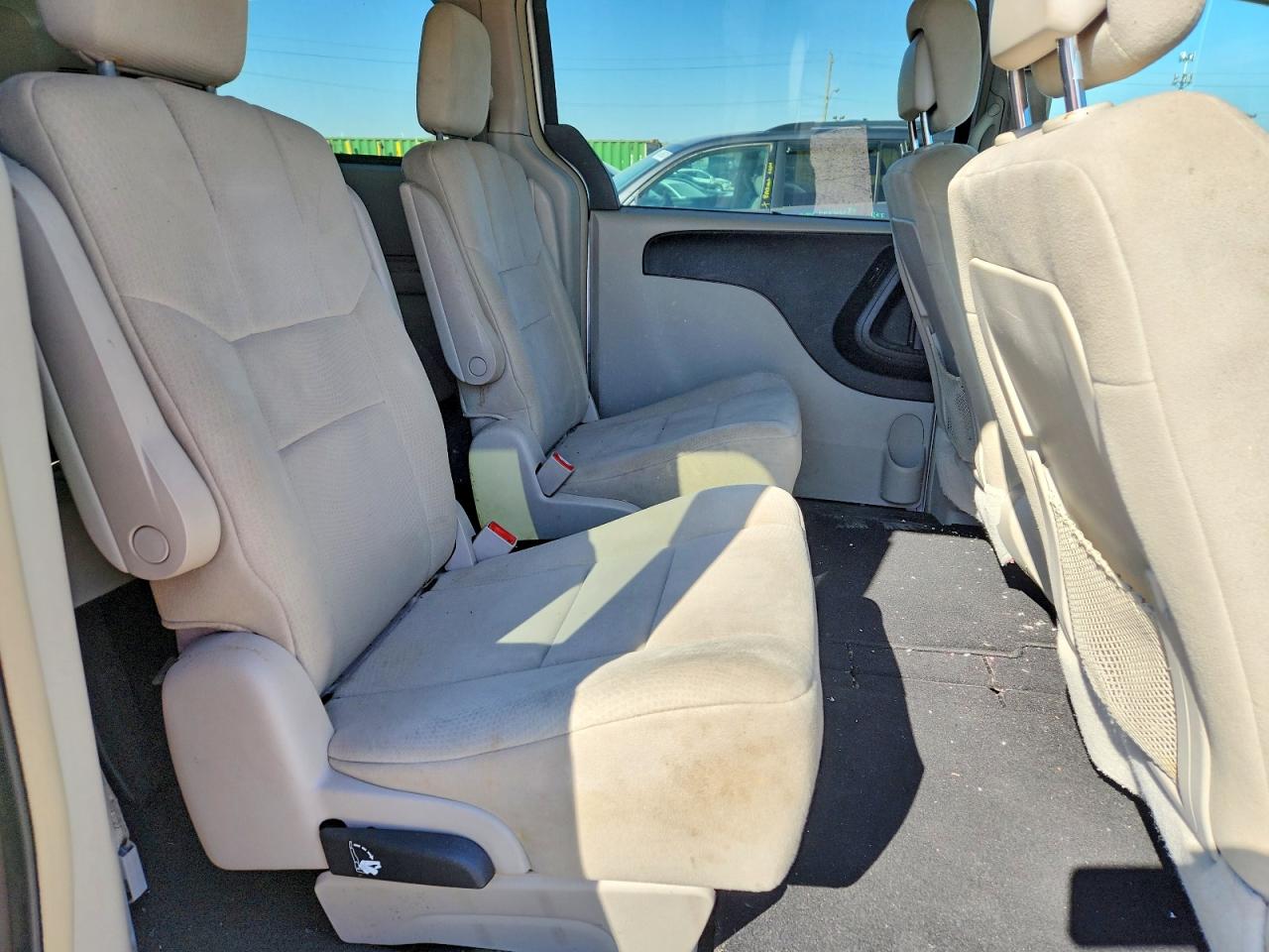 2011 CHRYSLER TOWN & COUNTRY TOURING photo 11