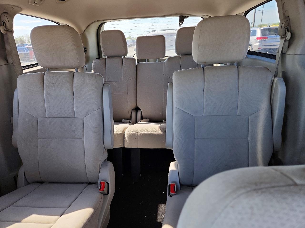 2011 CHRYSLER TOWN & COUNTRY TOURING photo 10