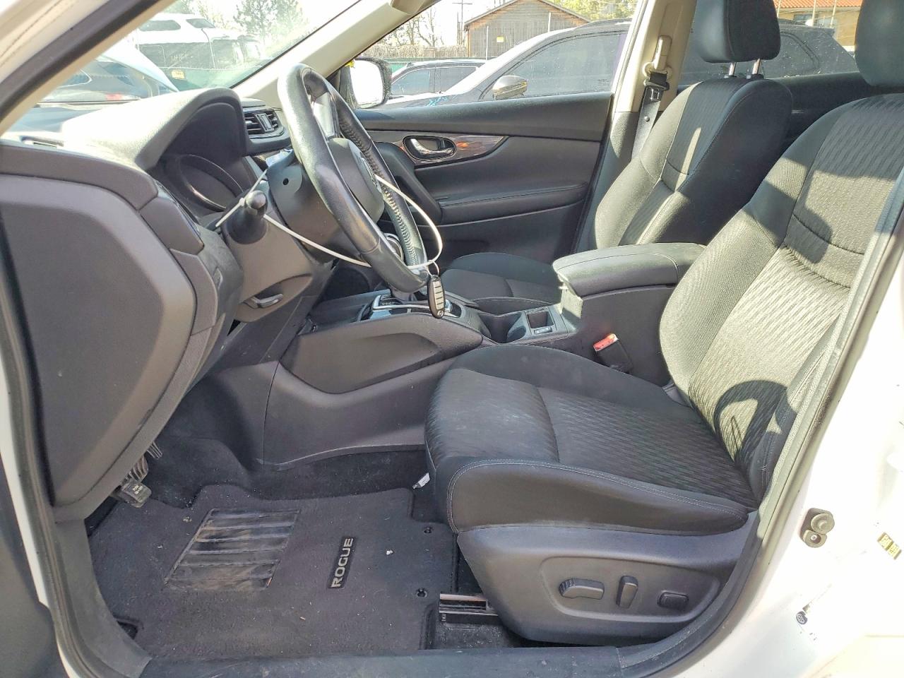 2017 NISSAN ROGUE SV photo 13