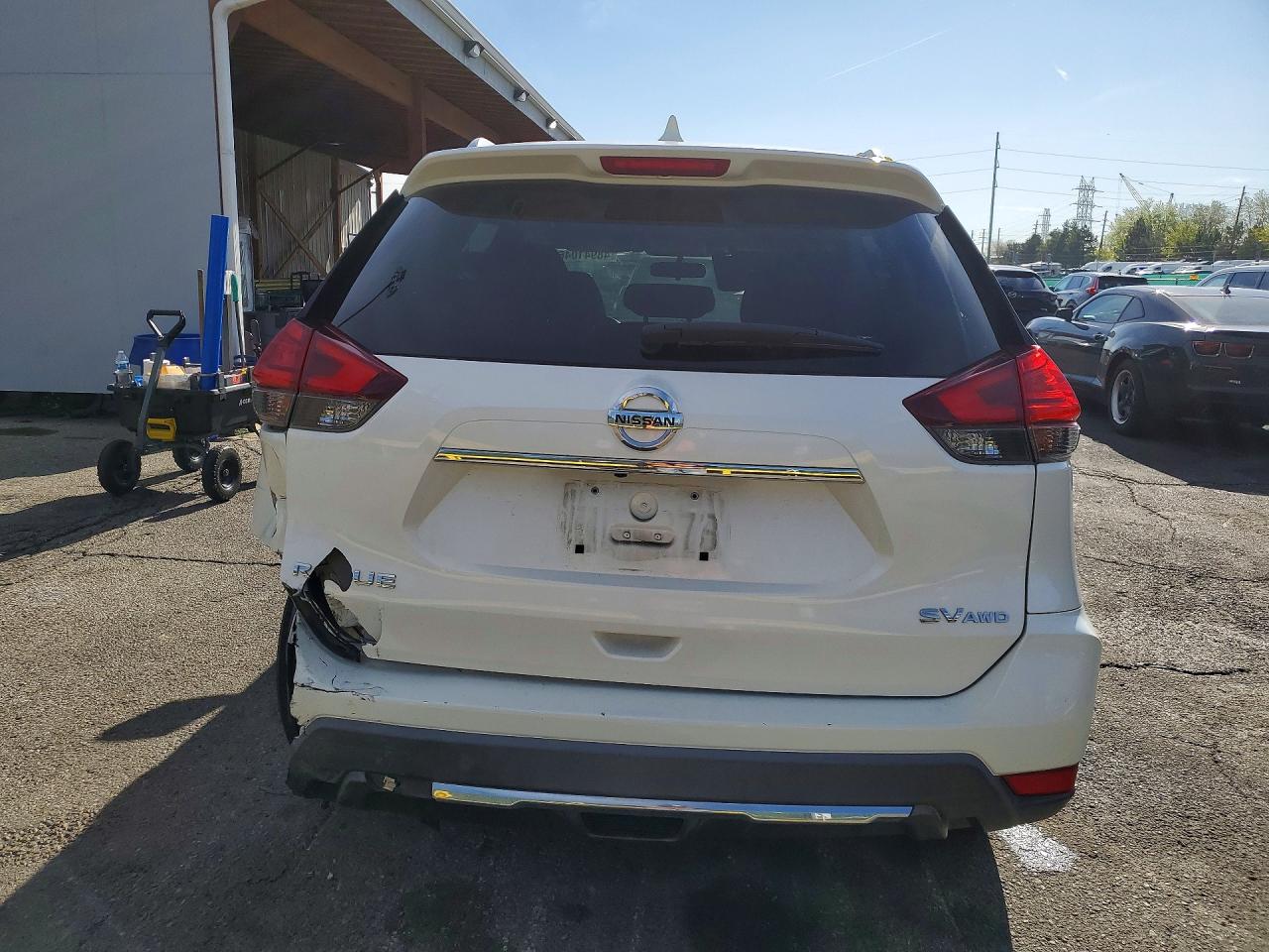 2017 NISSAN ROGUE SV photo 11