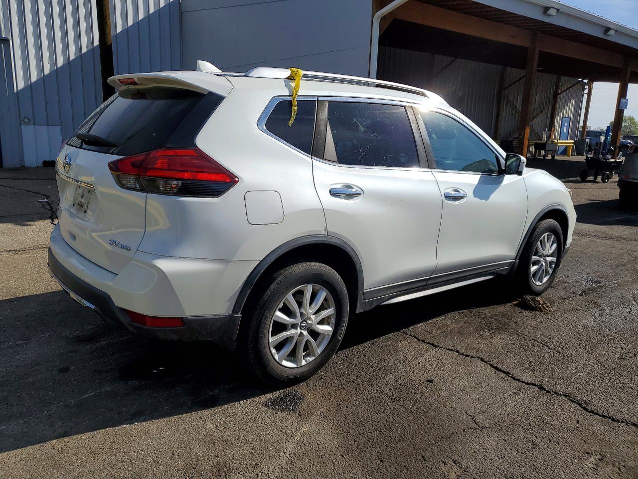2017 NISSAN ROGUE SV photo 5