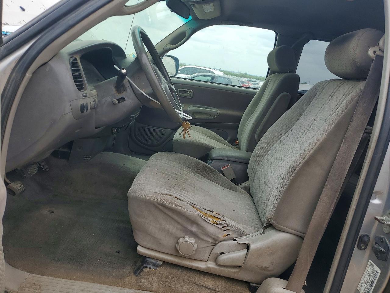 2002 TOYOTA TUNDRA SR5 V8 photo 13