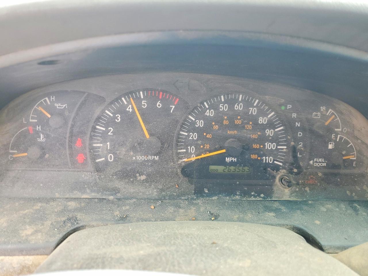 2002 TOYOTA TUNDRA SR5 V8 photo 17