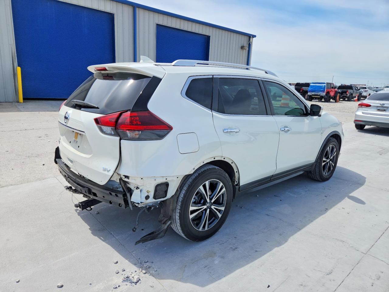 2019 NISSAN ROGUE SV photo 5