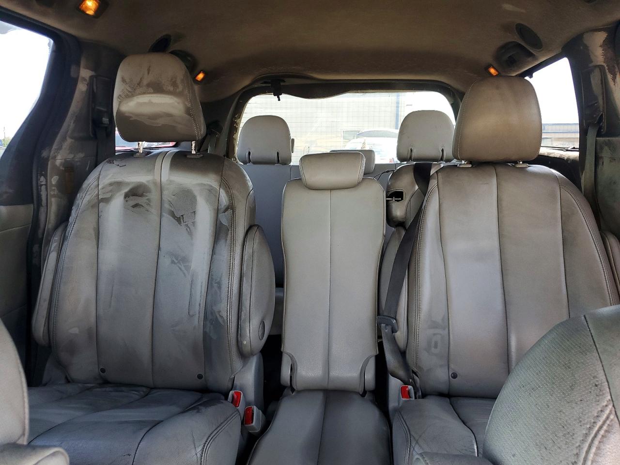 2014 TOYOTA SIENNA XLE 8-PASSENGER photo 10