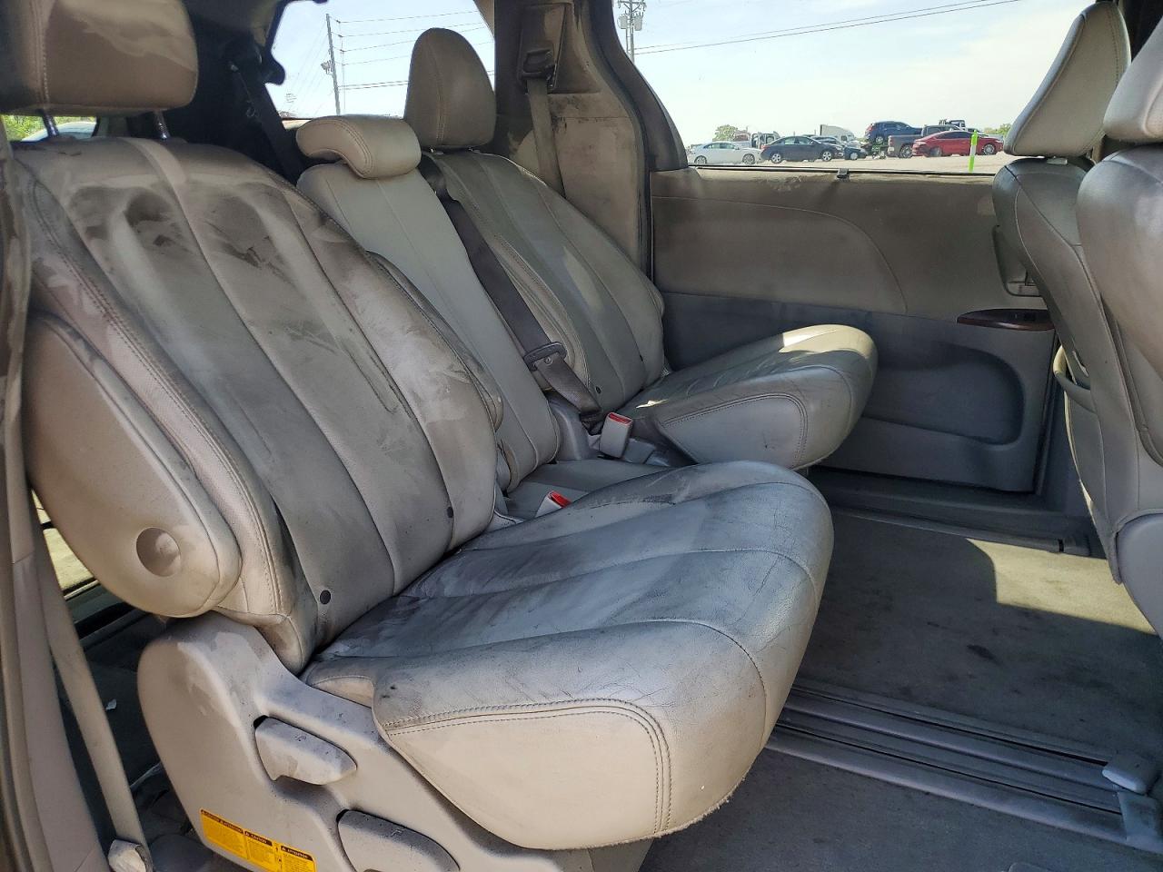 2014 TOYOTA SIENNA XLE 8-PASSENGER photo 11
