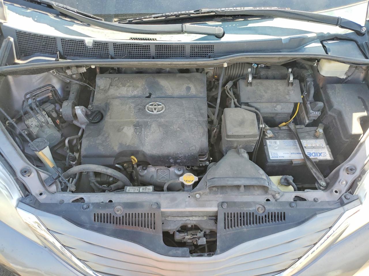 2014 TOYOTA SIENNA XLE 8-PASSENGER photo 12