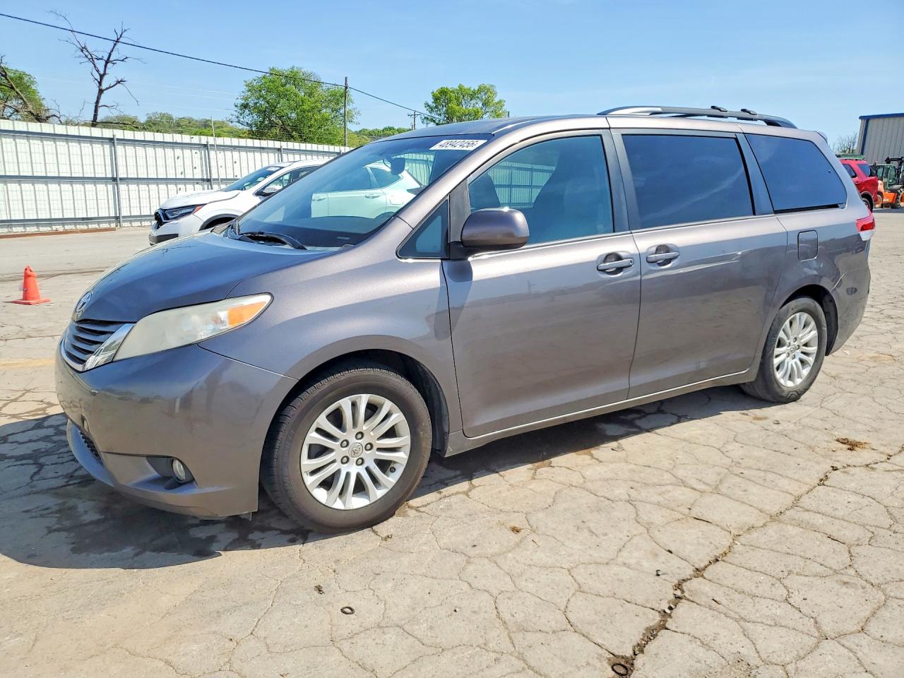 2014 TOYOTA SIENNA