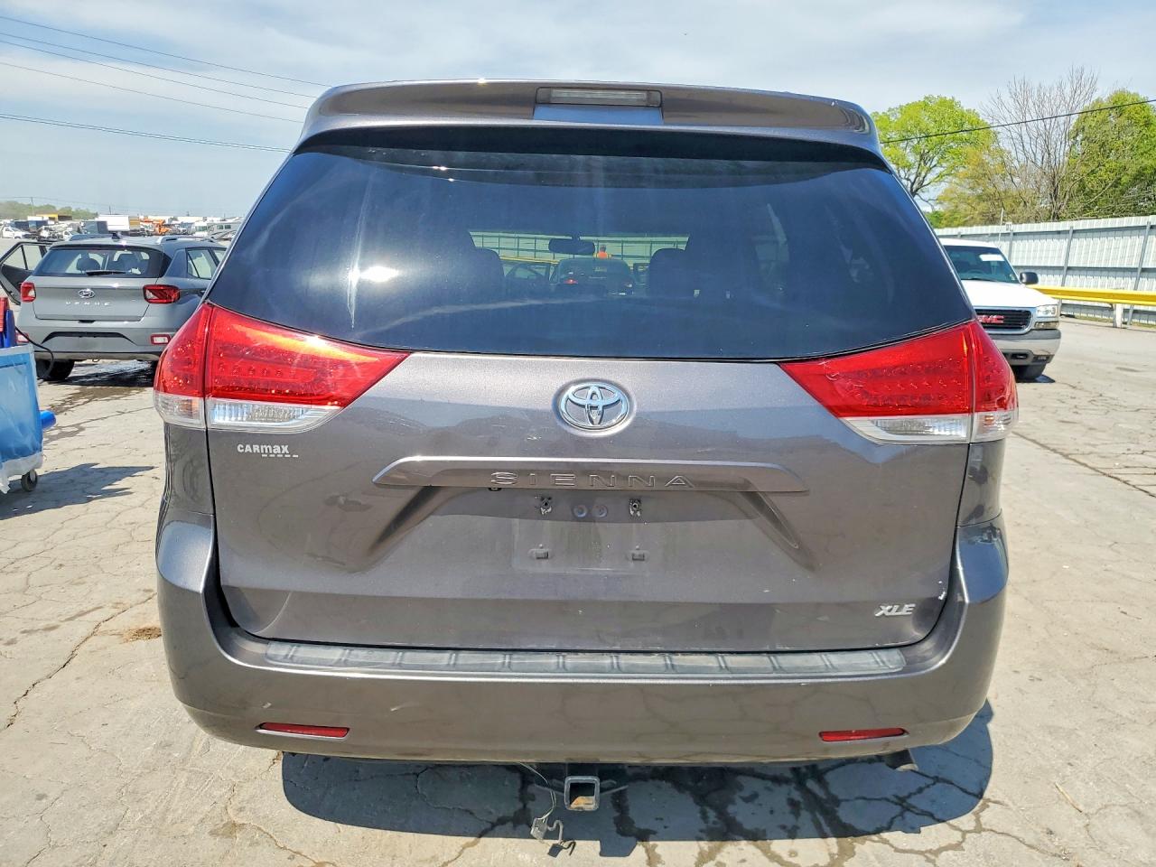 2014 TOYOTA SIENNA XLE 8-PASSENGER photo 6
