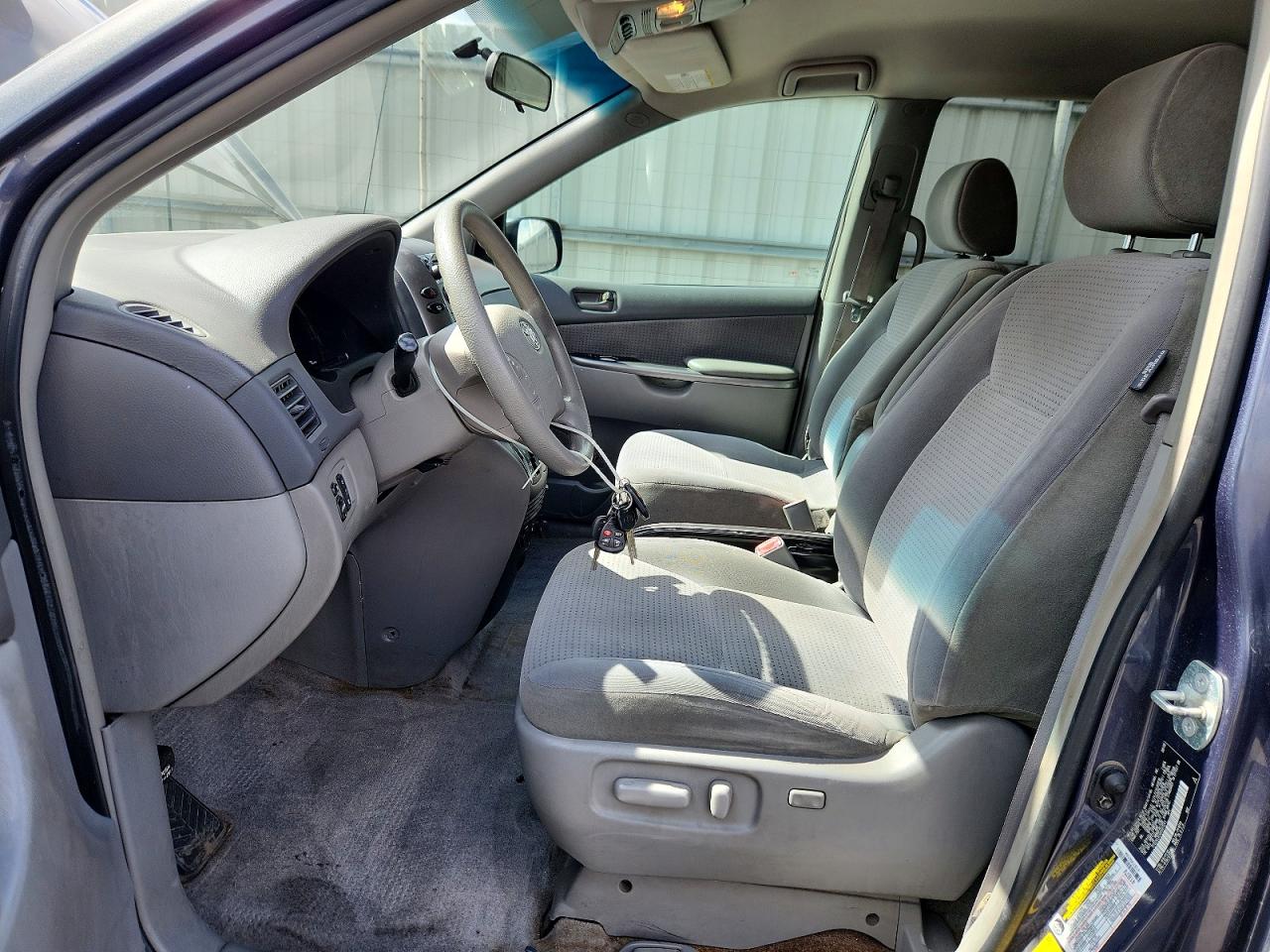 2006 TOYOTA SIENNA LE 7 PASSENGER photo 13