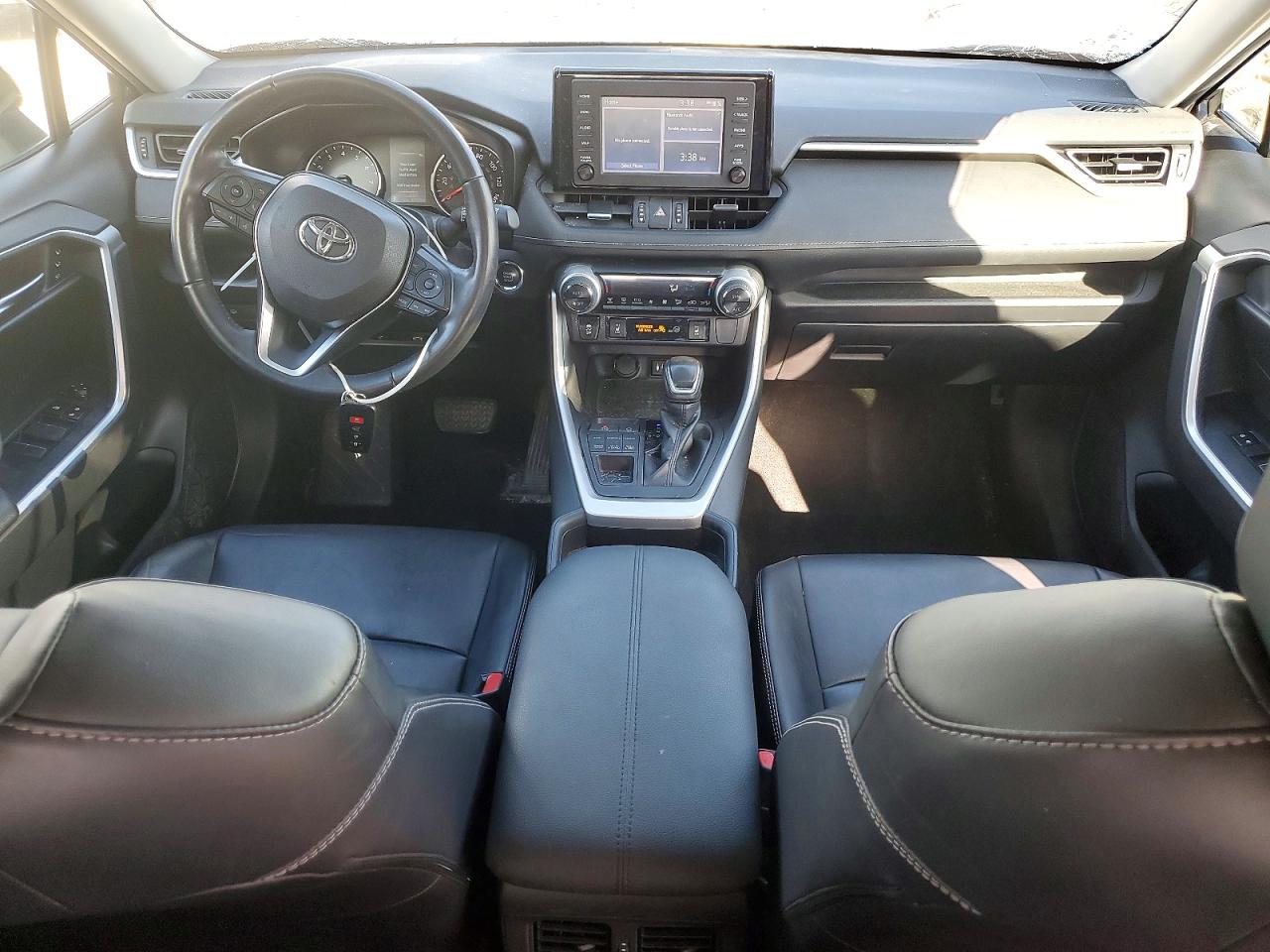 2019 TOYOTA RAV4 XLE PREMIUM photo 8