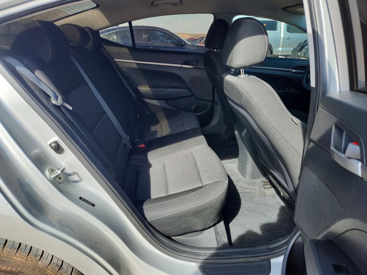 2018 HYUNDAI ELANTRA SE photo 28