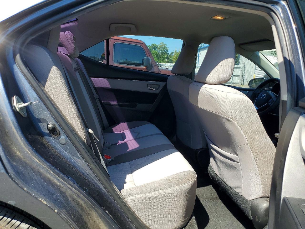 2018 TOYOTA COROLLA LE photo 19