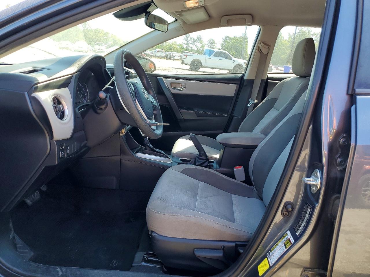 2018 TOYOTA COROLLA LE photo 13