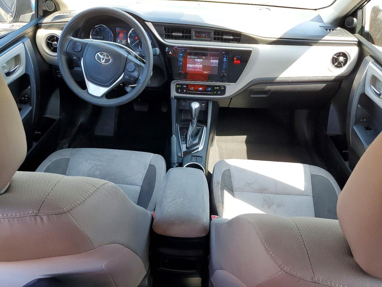 2018 TOYOTA COROLLA LE photo 15