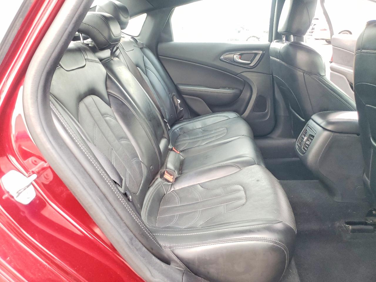 2016 CHRYSLER 200 S photo 28