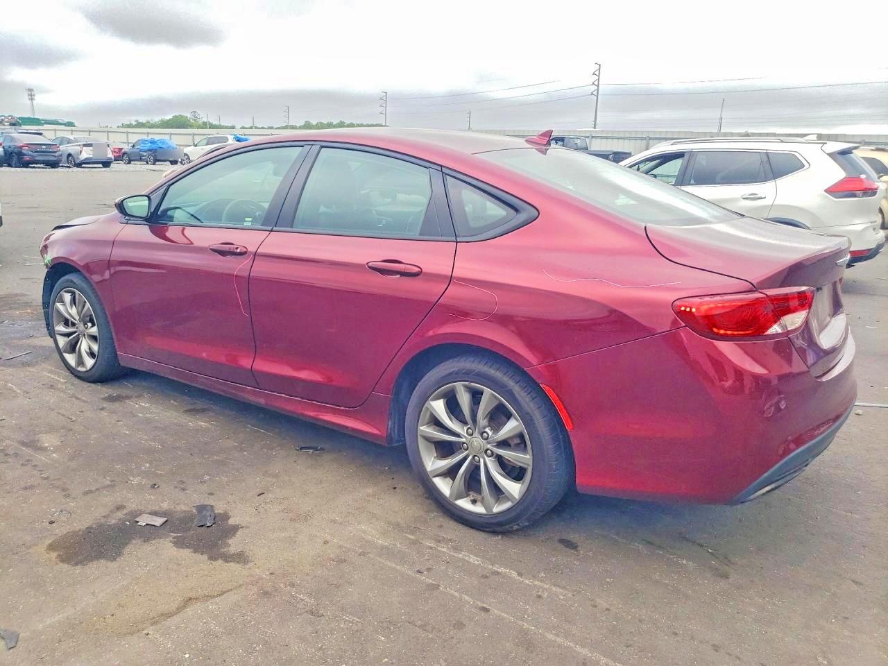 2016 CHRYSLER 200 S photo 4