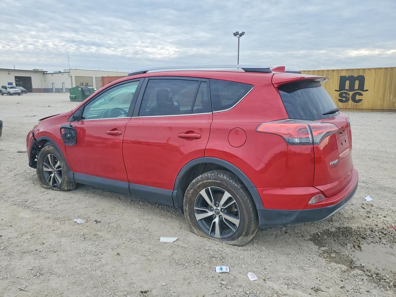 2017 TOYOTA RAV4 XLE photo 3